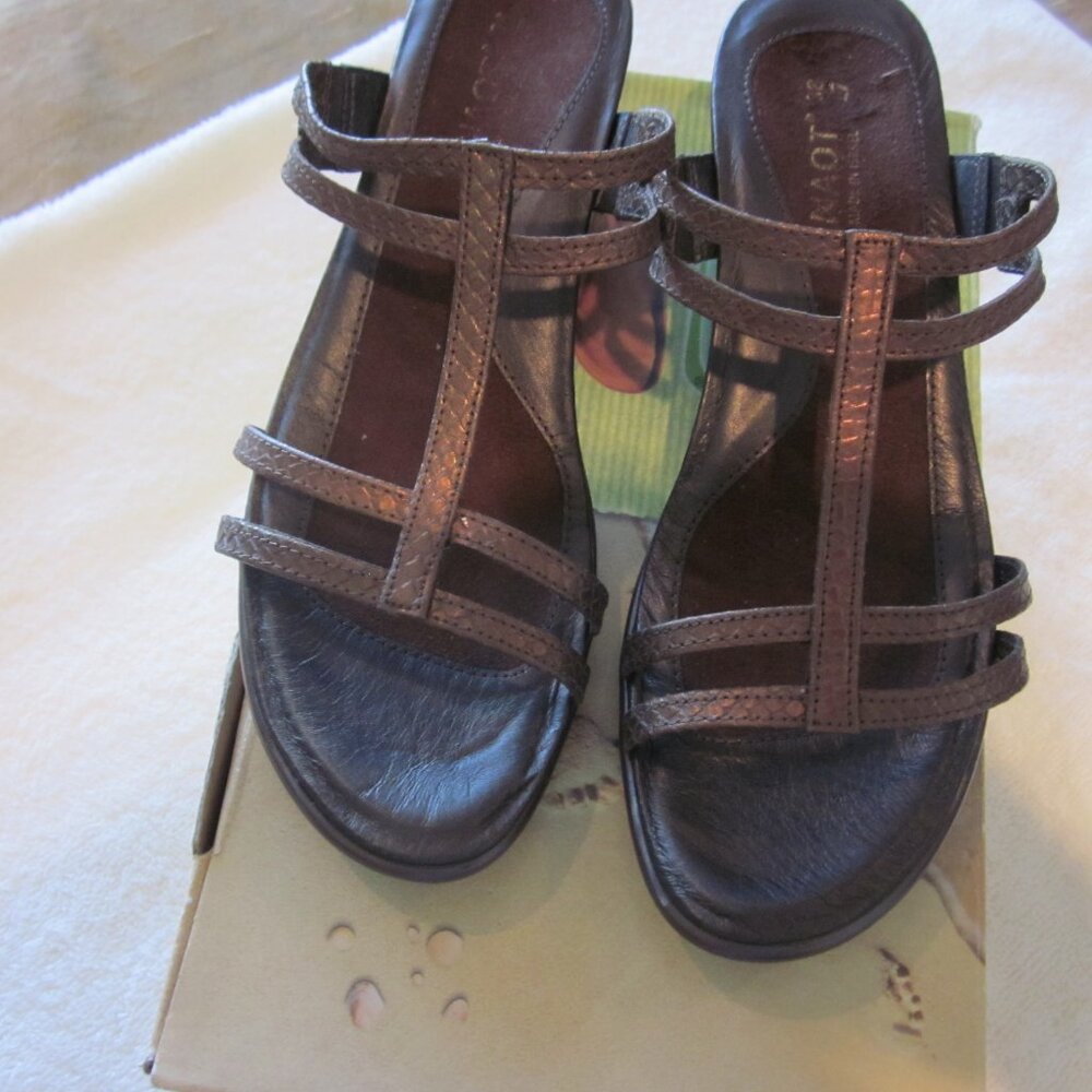 Naot Loop Size 38 EU, 8 US